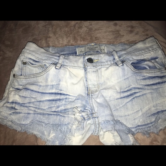 Cute name brand shorts - Picture 11 of 12